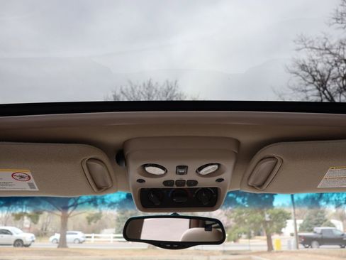 Used 2002 Chevrolet Tahoe LT image 29