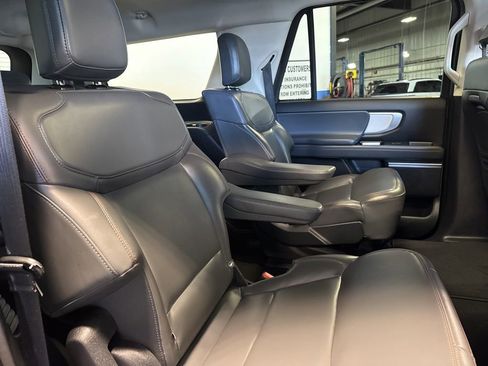 Used 2025 Ford Expedition Max Active AWD/4WD image 30