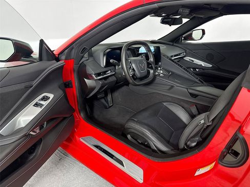 Used 2023 Chevrolet Corvette Stingray Coupe w/ 1LT RWD image 3