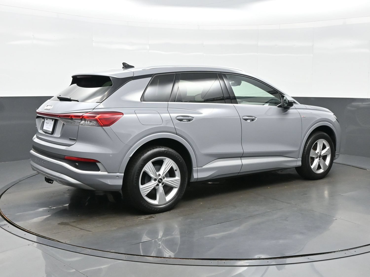 Used 2023 Audi Q4 e-tron Premium Plus w/ Premium Plus AWD/4WD image 6