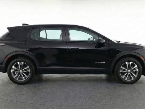 Used 2025 Chevrolet Equinox LT FWD image 11