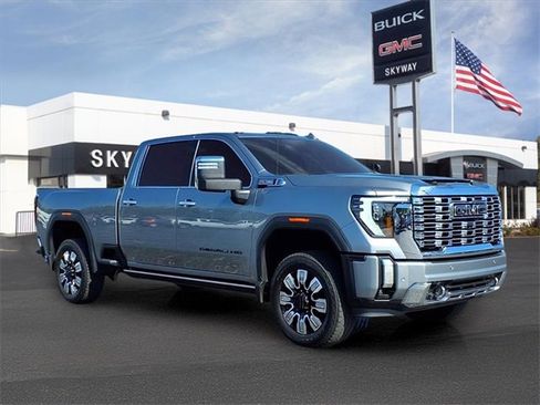 Used 2024 GMC Sierra 2500 Denali w/ Denali Reserve Package image 3