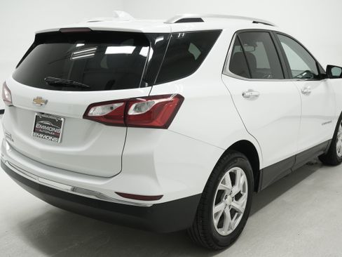 Used 2018 Chevrolet Equinox Premier FWD image 4
