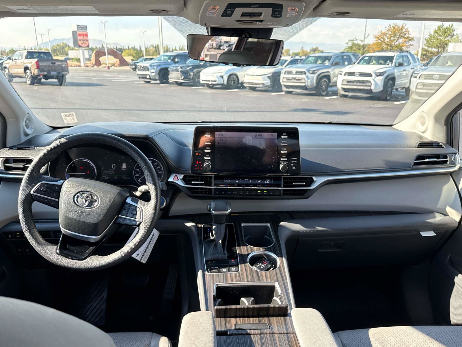Used 2023 Toyota Sienna Limited FWD image 15