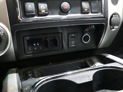 Used 2018 Nissan Titan PRO-4X AWD/4WD image 33