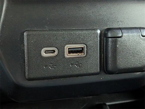 Used 2019 Chevrolet Silverado 1500 High Country w/ Technology Package image 22