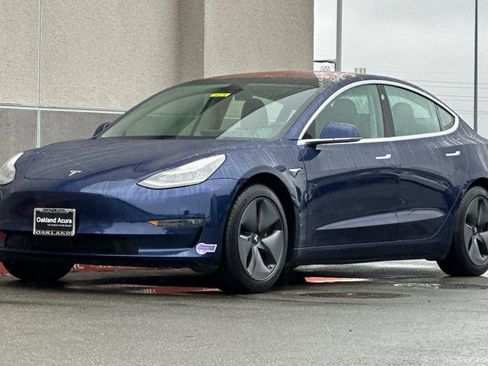 Used 2018 Tesla Model 3 Long Range RWD image 8