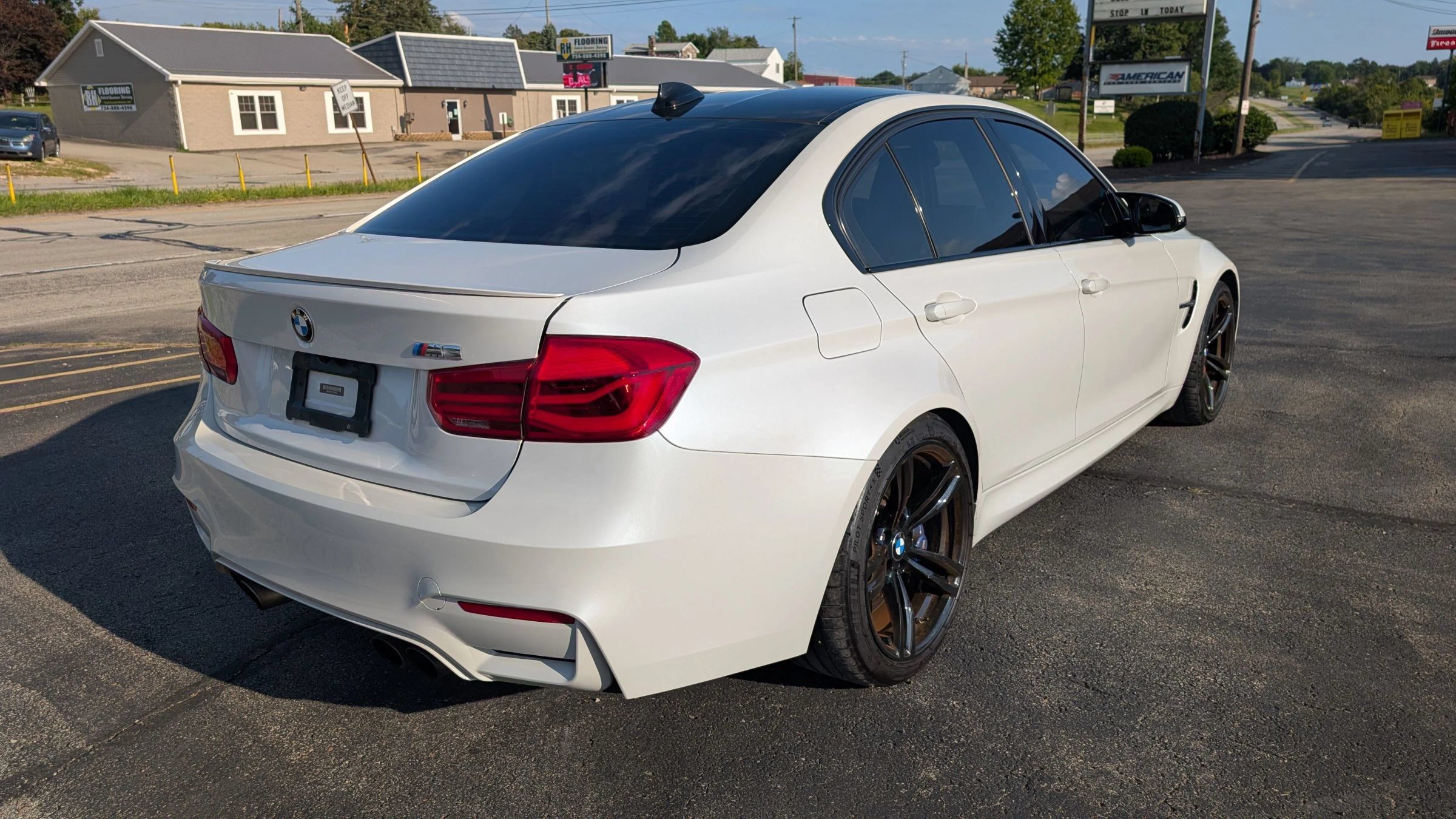 Used 2017 BMW M3 RWD image 5