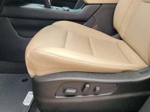 Used 2024 Cadillac XT4 Luxury FWD image 23