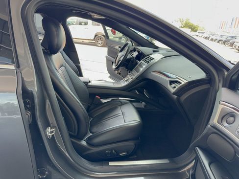 Used 2019 Lincoln MKZ Reserve FWD image 14