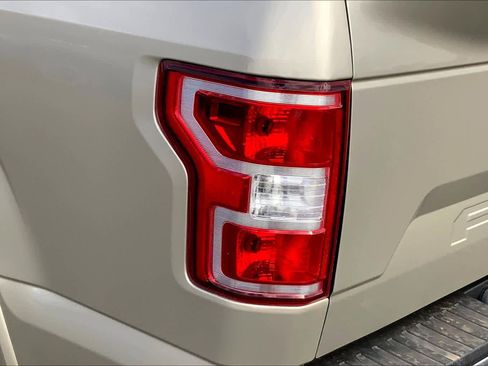 Used 2018 Ford F150 Lariat w/ Trailer Tow Package image 29