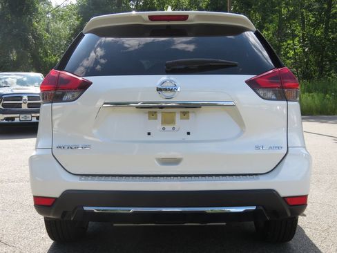 Used 2018 Nissan Rogue SL w/ Premium Package AWD/4WD image 6