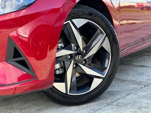 Certified 2023 Hyundai Elantra SEL w/ Convenience Package image 2