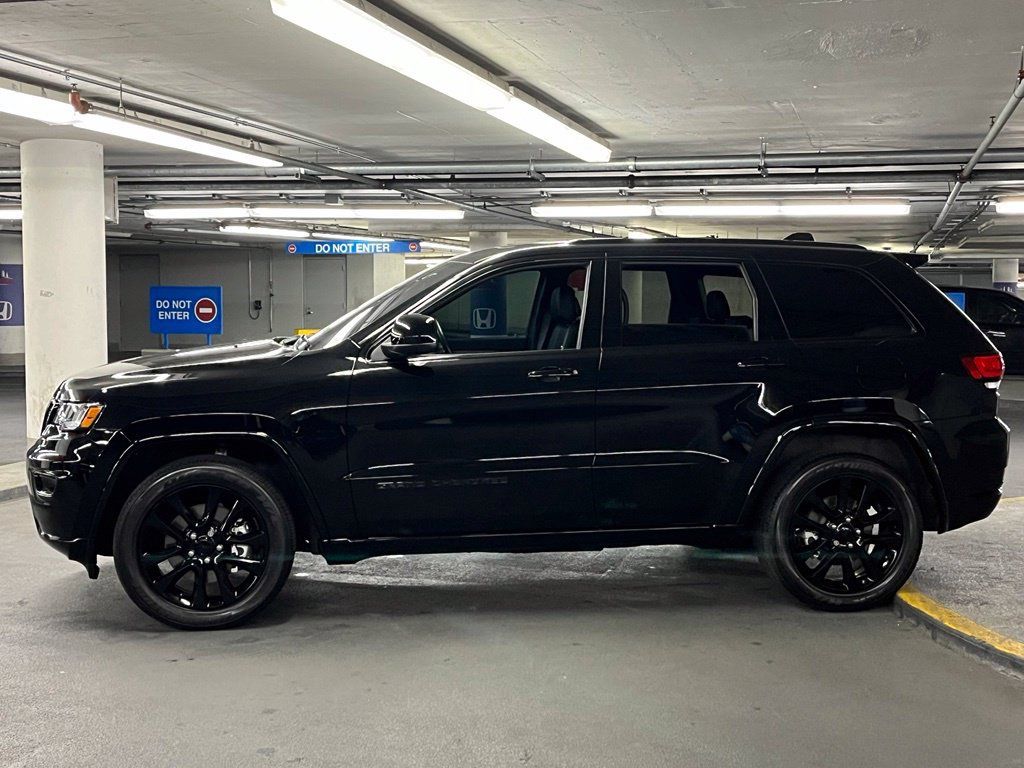 Used 2021 Jeep Grand Cherokee Laredo X AWD/4WD image 31
