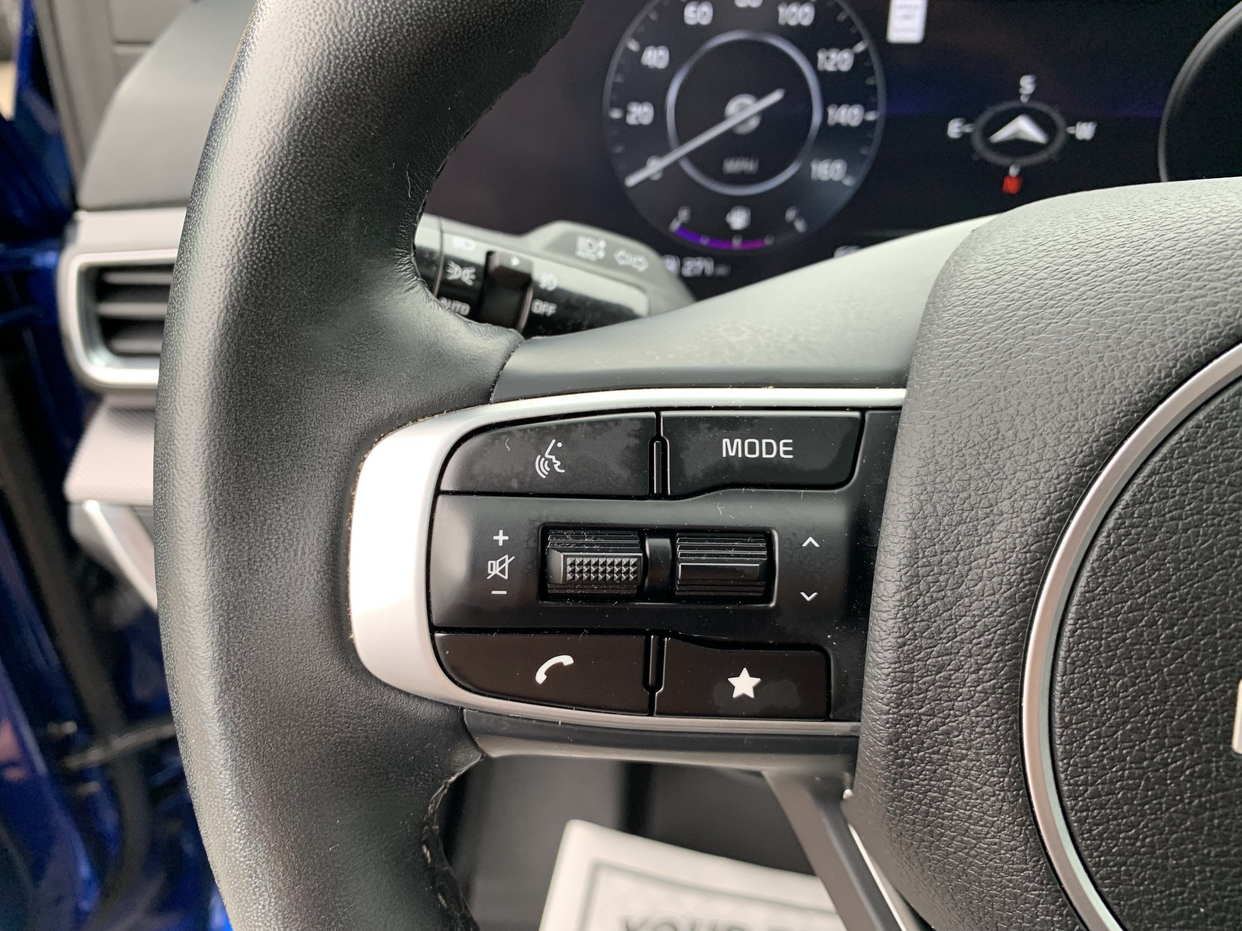 Used 2025 Kia Sportage SX FWD image 21