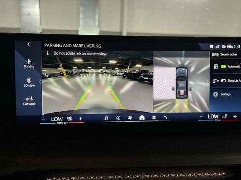 New 2025 BMW 330i xDrive Sedan w/ Convenience Package image 17