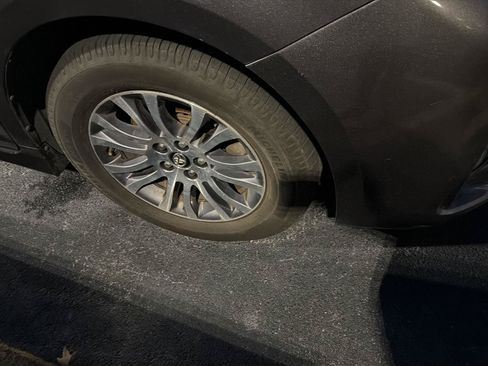 Used 2019 Toyota Sienna XLE FWD image 6