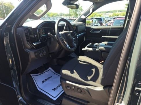 New 2025 Chevrolet Silverado 1500 LT image 12