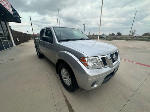 Used 2018 Nissan Frontier SV image 7