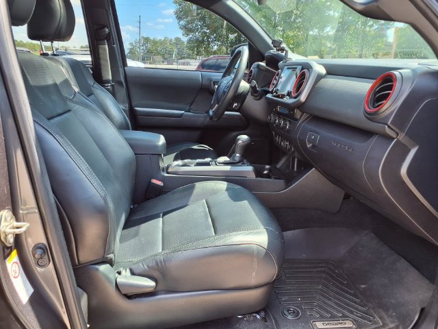Used 2019 Toyota Tacoma TRD Off-Road AWD/4WD image 19