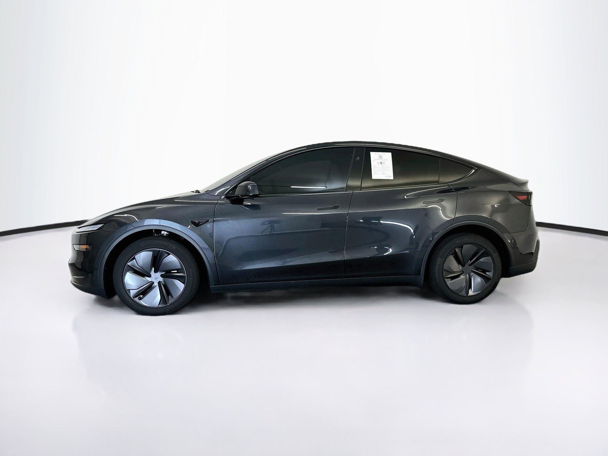 Used 2026 Tesla Model Y AWD image 4
