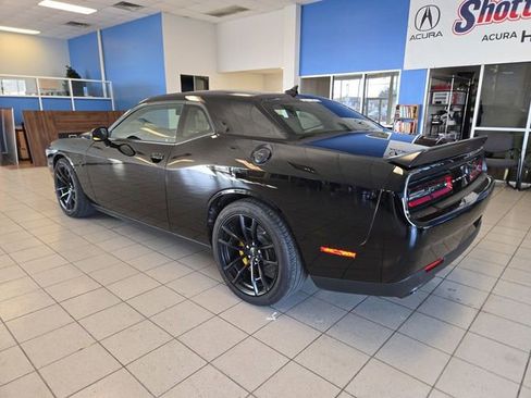 Used 2023 Dodge Challenger SRT Hellcat w/ Driver Convenience Group RWD image 6