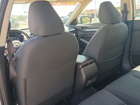 Used 2023 Nissan Altima 2.5 SV FWD image 13