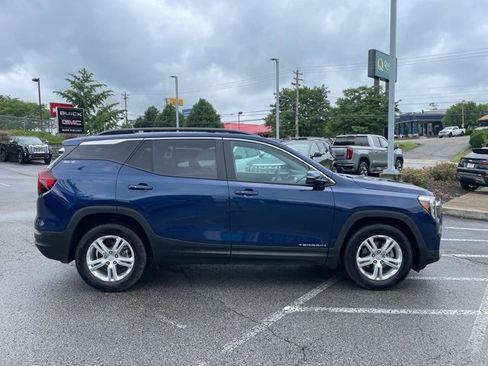 Used 2022 GMC Terrain SLE w/ Driver Convenience Package image 5