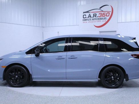 Used 2023 Honda Odyssey Sport image 3