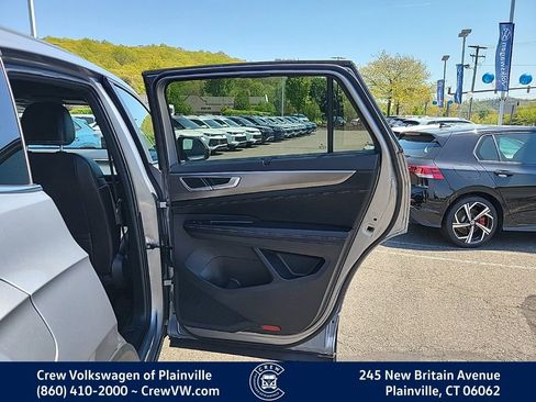 Certified 2024 Volkswagen Atlas Cross Sport SE AWD/4WD image 44