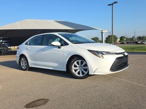 Used 2024 Toyota Corolla LE FWD image 9
