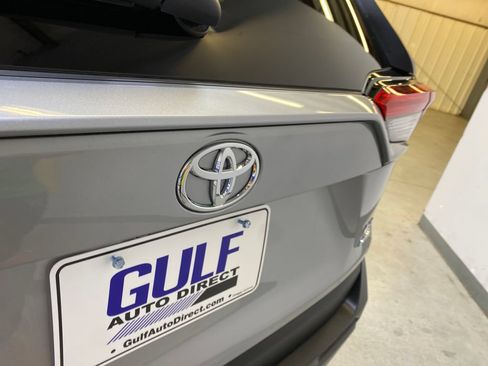 Used 2025 Toyota RAV4 LE AWD/4WD image 15