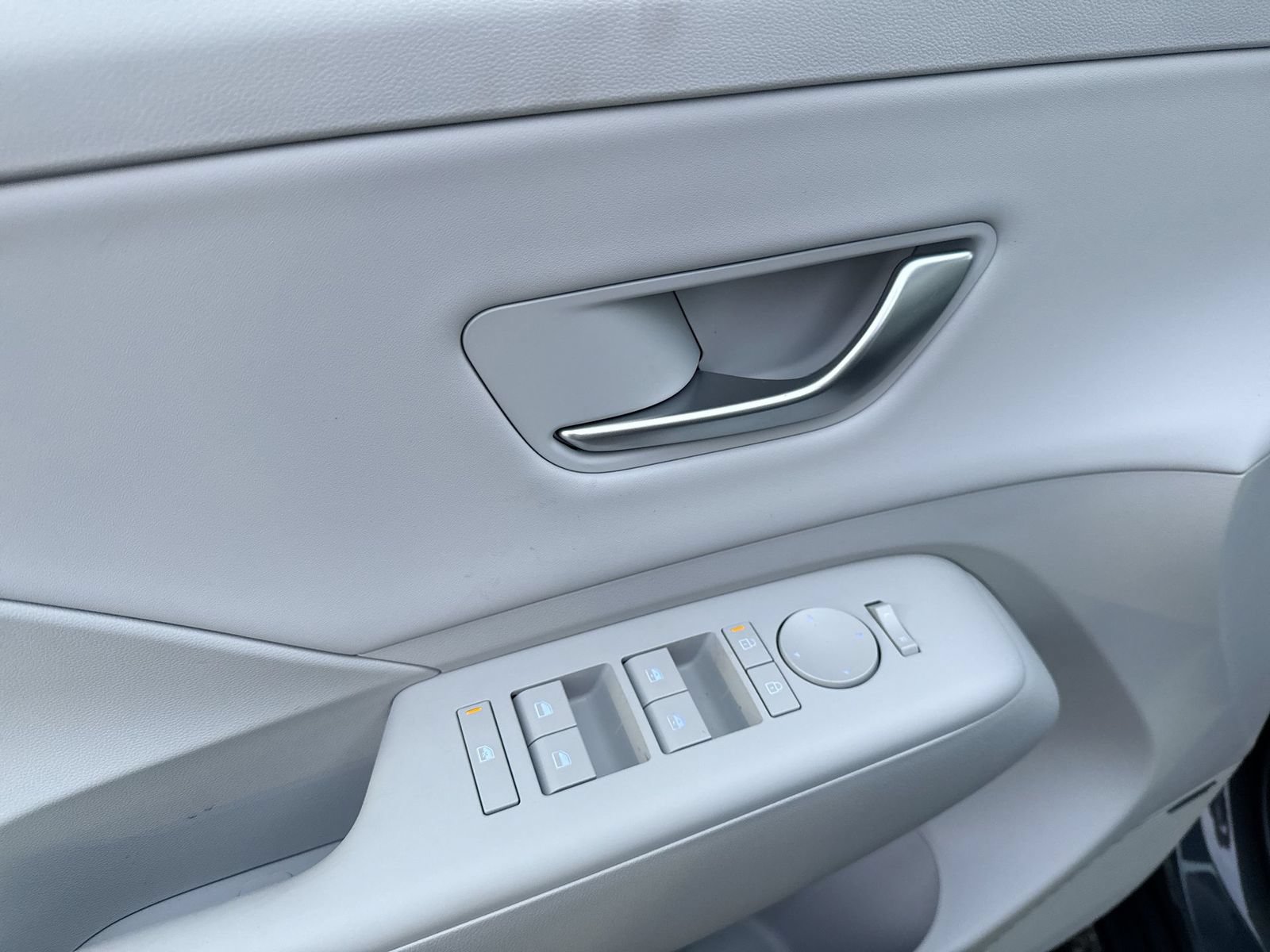 Used 2026 Hyundai Kona Limited FWD image 16