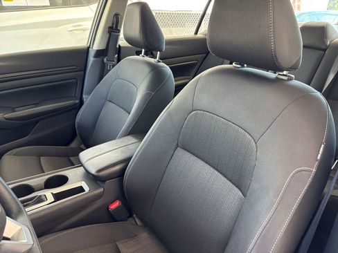 Used 2025 Nissan Altima 2.5 SV FWD image 36