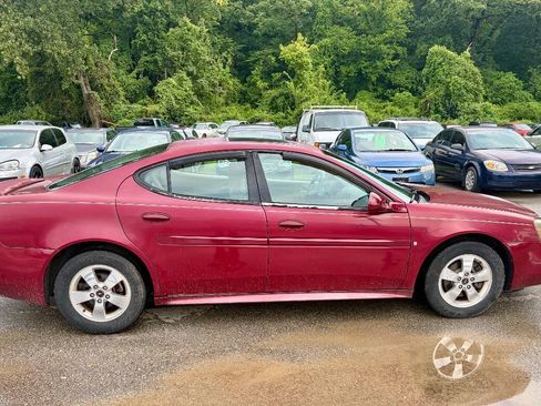Used 2006 Pontiac Grand Prix w/ Sun And Sound Package FWD image 3