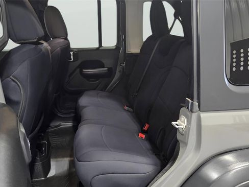Used 2019 Jeep Wrangler Unlimited Sport S image 11