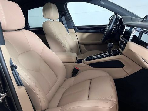 Certified 2026 Porsche Macan AWD/4WD image 20