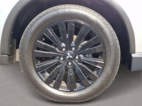 Used 2020 Mitsubishi Outlander LE FWD image 8
