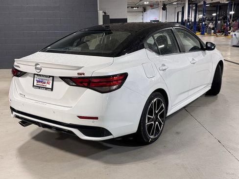 New 2025 Nissan Sentra SR image 12