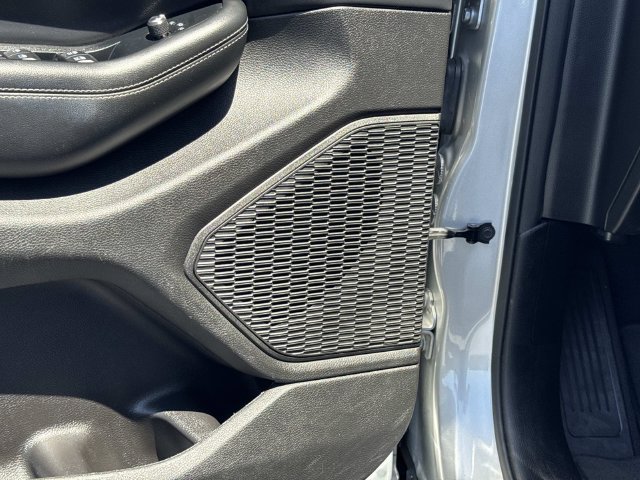 Used 2023 Jeep Grand Cherokee L Laredo RWD image 21