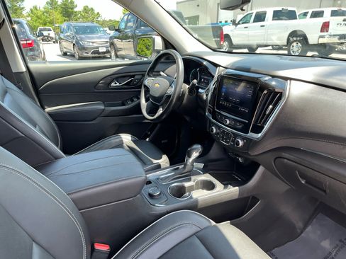 Used 2021 Chevrolet Traverse High Country AWD/4WD image 39