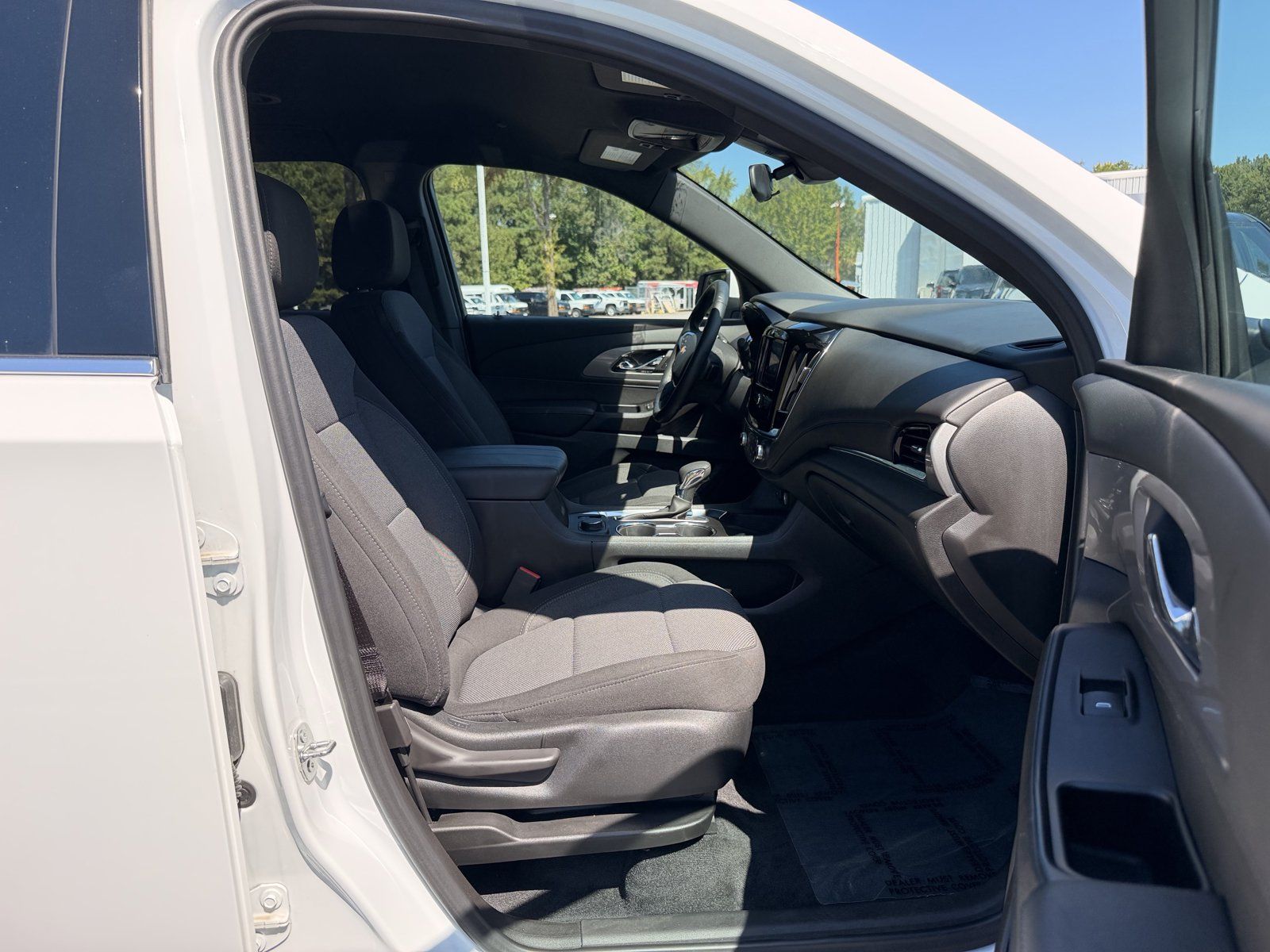 Used 2023 Chevrolet Traverse LT w/ LPO, Cargo Package FWD image 32