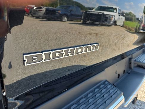 Used 2019 RAM 1500 Big Horn AWD/4WD image 10