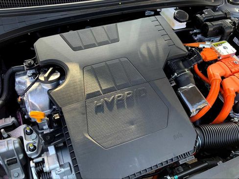 Used 2025 Hyundai Elantra SEL image 17