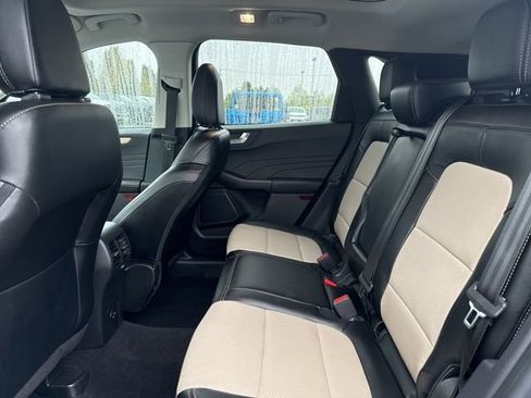 Used 2022 Ford Escape Titanium w/ Titanium Elite Package AWD/4WD image 16