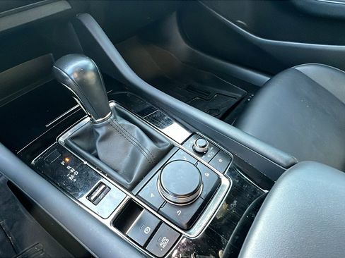 Used 2019 MAZDA MAZDA3 Hatchback w/ Preferred Package image 29