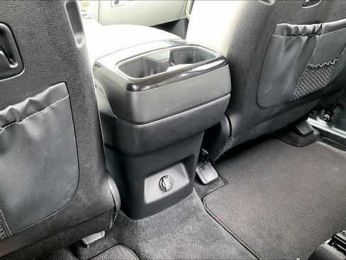 Used 2022 Kia Telluride S FWD image 34