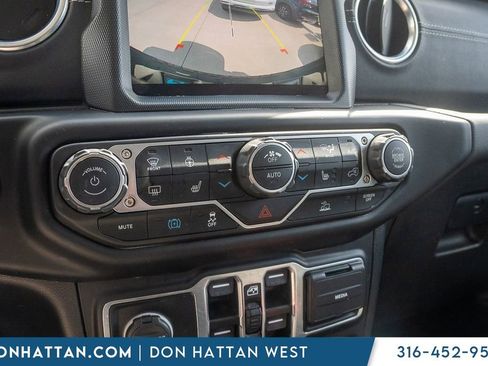 Used 2023 Jeep Wrangler Unlimited Sahara w/ Cold Weather Group AWD/4WD image 9