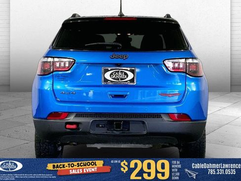 Used 2025 Jeep Compass Trailhawk w/ Trailer Tow Group AWD/4WD image 6