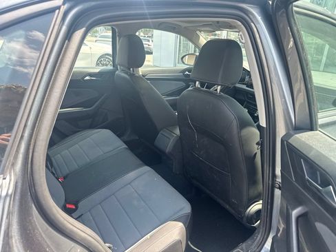 Used 2025 Volkswagen Jetta SE w/ Sunroof Package FWD image 6